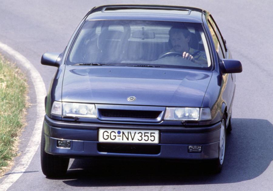  Opel Vectra 2000 (A) 1989 года  (фото 7 из 9)